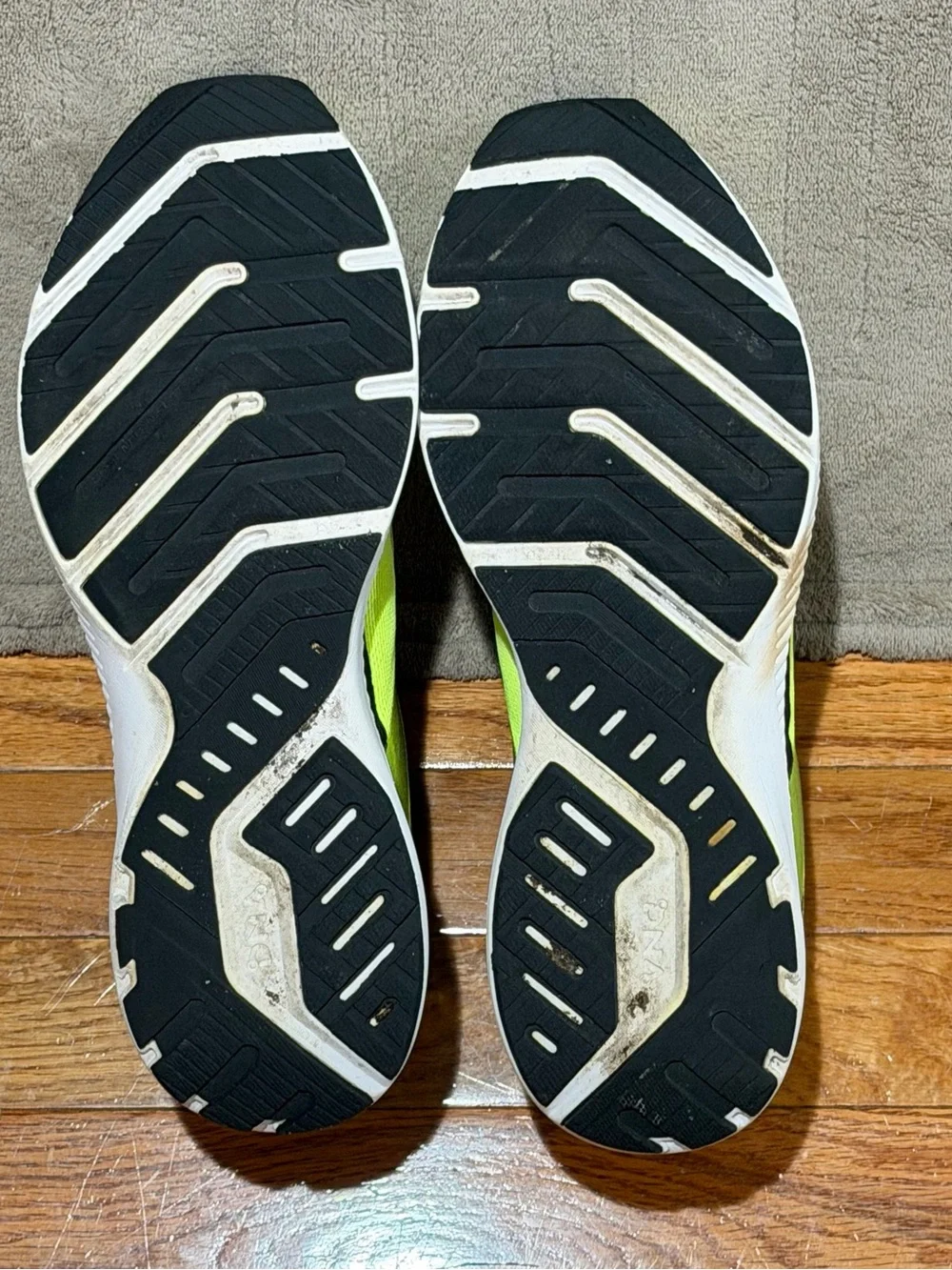 Brooks Launch 8 Running Shoes Men’s Size 12 D Neon Yellow Green Lightweight Walk